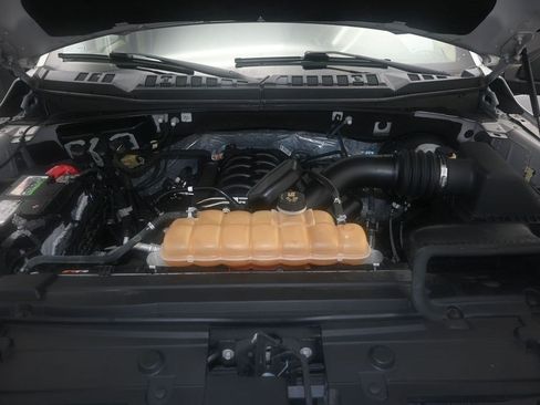 Used 2018 Ford F150 XLT RWD image 12