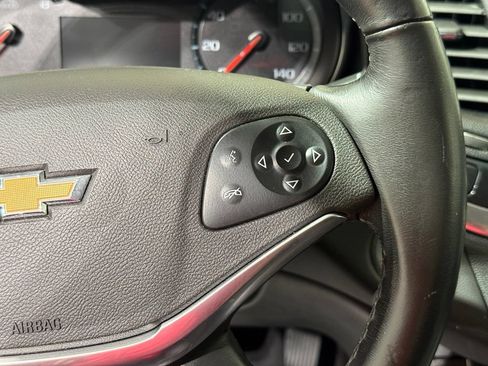 Used 2019 Chevrolet Impala LT FWD image 23