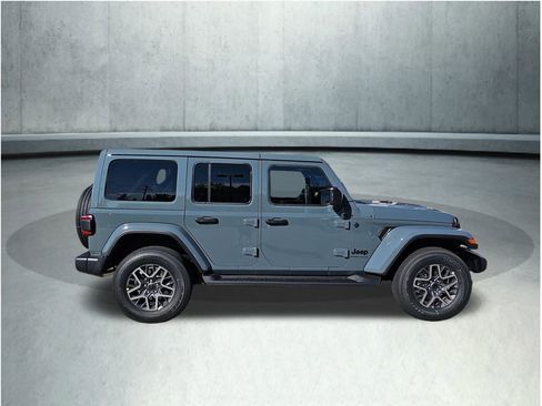 New 2026 Jeep Wrangler Unlimited Sahara AWD/4WD image 6