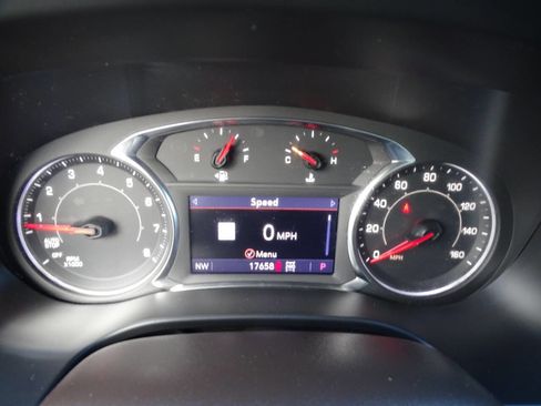 Used 2023 GMC Acadia SLE w/ Infotainment Package image 19