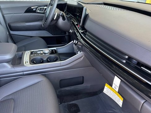 New 2026 Kia Carnival SX Prestige FWD image 16