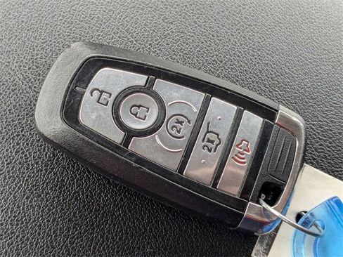 Used 2024 Ford Edge Titanium image 31