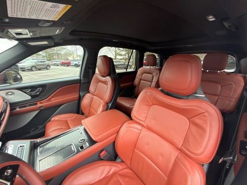 Used 2025 Lincoln Aviator Reserve w/ Equipment Group 201A image 16