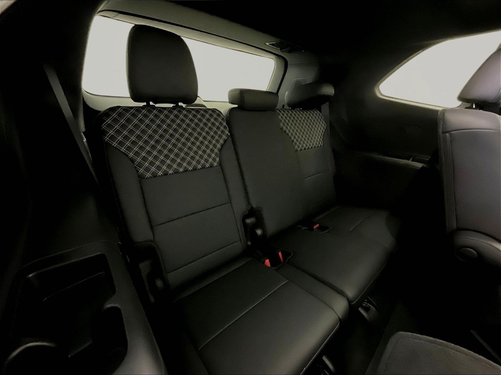 Used 2025 GMC Acadia Denali FWD image 26