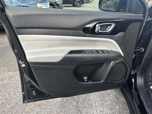 Certified 2022 Jeep Compass Limited image 12