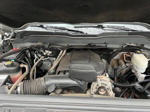 Used 2019 Chevrolet Silverado 2500 W/T AWD/4WD image 18