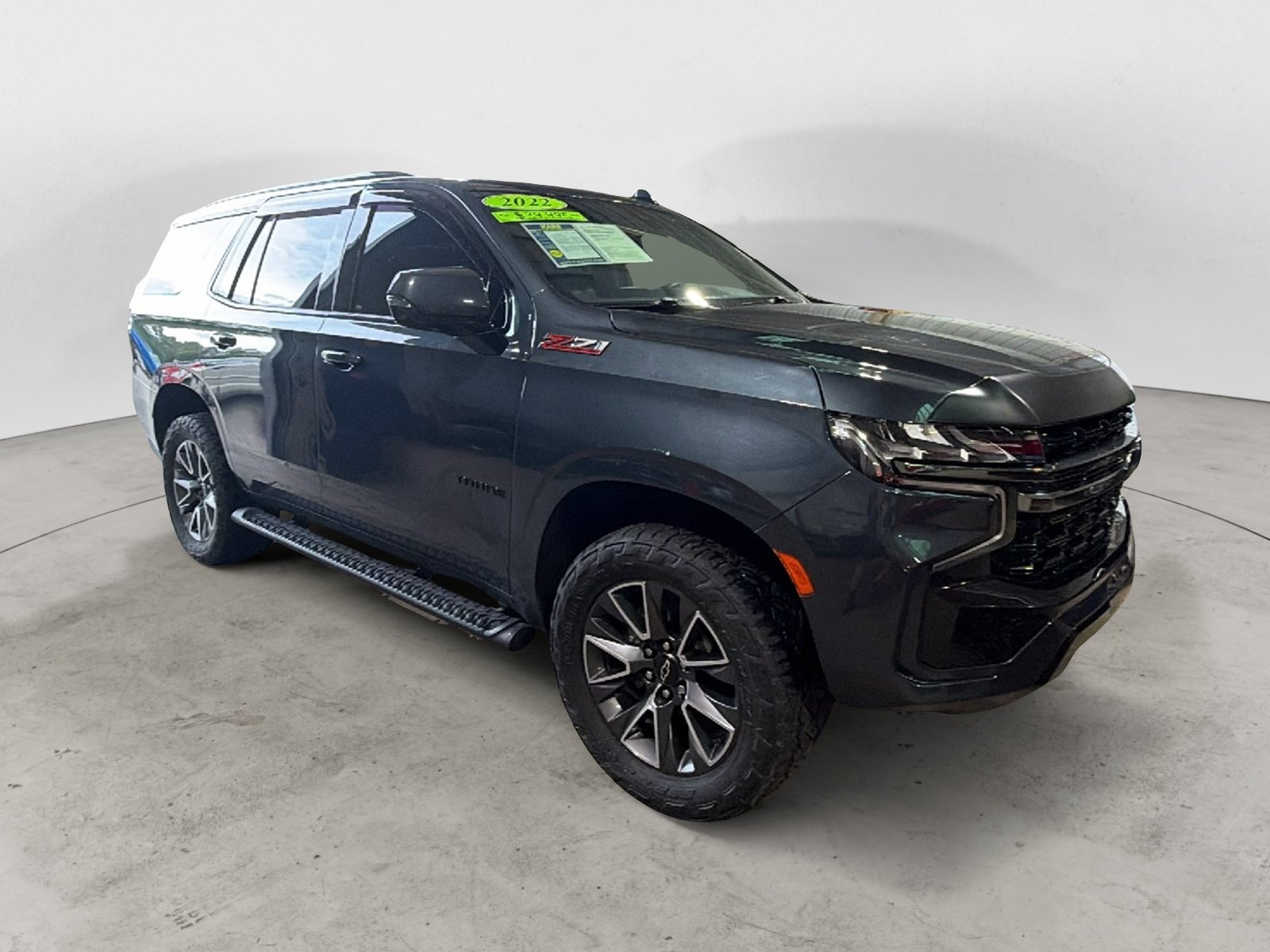 Used 2022 Chevrolet Tahoe Z71 w/ Luxury Package AWD/4WD image 8