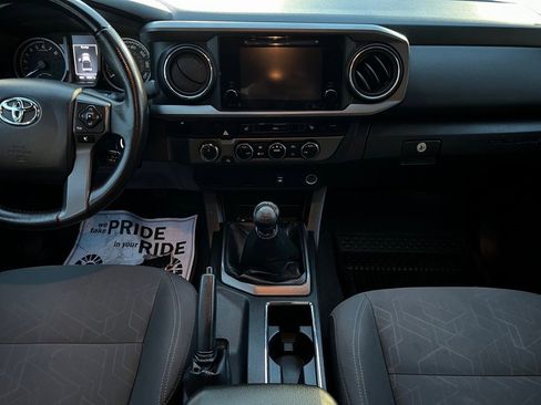 Used 2016 Toyota Tacoma TRD Sport image 34