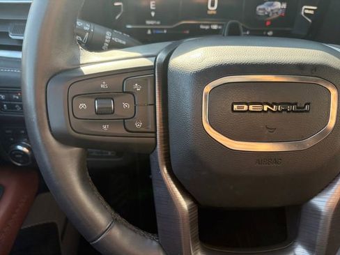 Used 2023 GMC Yukon Denali Ultimate AWD/4WD image 6