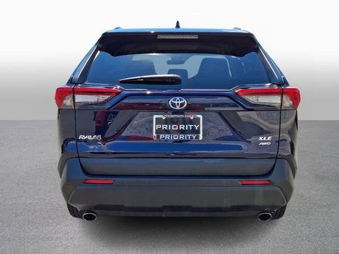 Used 2024 Toyota RAV4 XLE AWD/4WD image 5