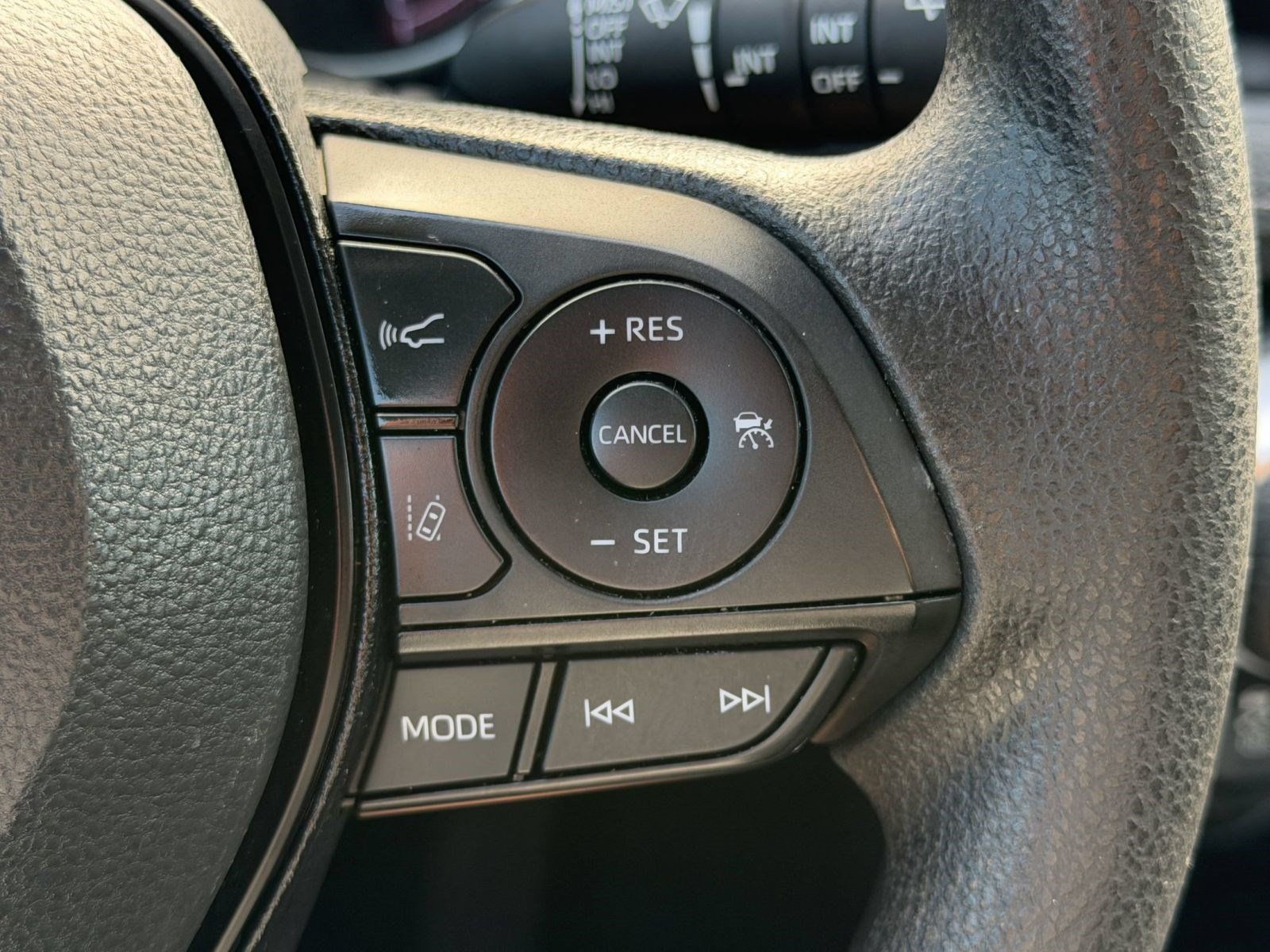 Used 2023 Toyota RAV4 XLE w/ Convenience Package FWD image 18