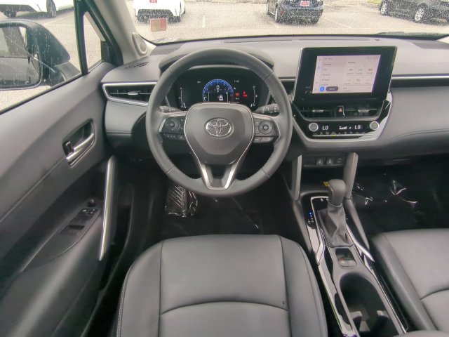 Certified 2023 Toyota Corolla Cross XLE w/ Convenience Package FWD image 17