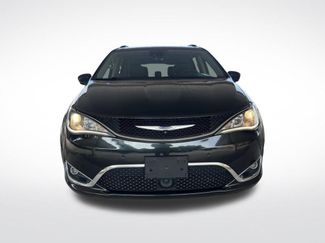 Used 2017 Chrysler Pacifica Touring-L Plus w/ Advanced Safetytec Group FWD video 2