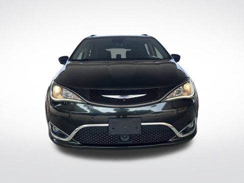 Used 2017 Chrysler Pacifica Touring-L Plus w/ Advanced Safetytec Group FWD image 2