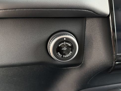 New 2027 Lincoln Navigator L Premier AWD/4WD image 30