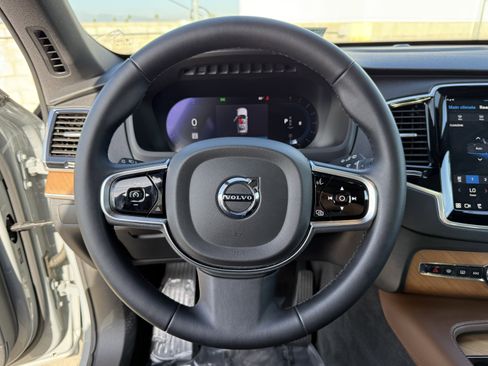 Used 2024 Volvo XC90 B5 Plus image 21