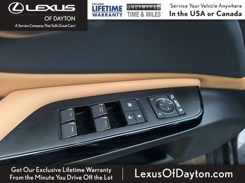 Certified 2025 Lexus ES 300h w/ Luxury Package image 13
