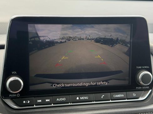 Used 2025 Nissan Rogue SV AWD/4WD image 37