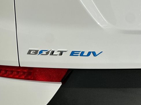 Used 2022 Chevrolet Bolt EUV LT image 36