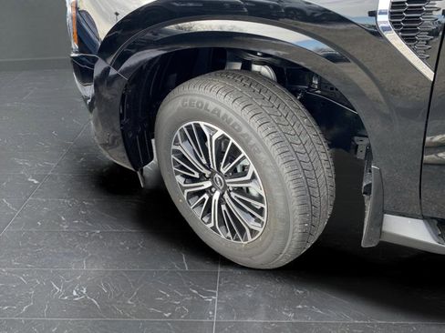 New 2025 Nissan Armada SL w/ Captain's Chari Seat Package image 38