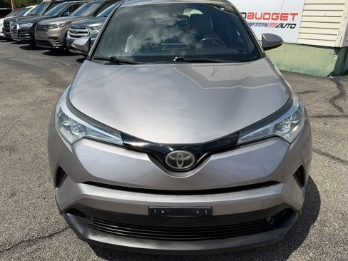 Used 2018 Toyota C-HR XLE FWD image 4