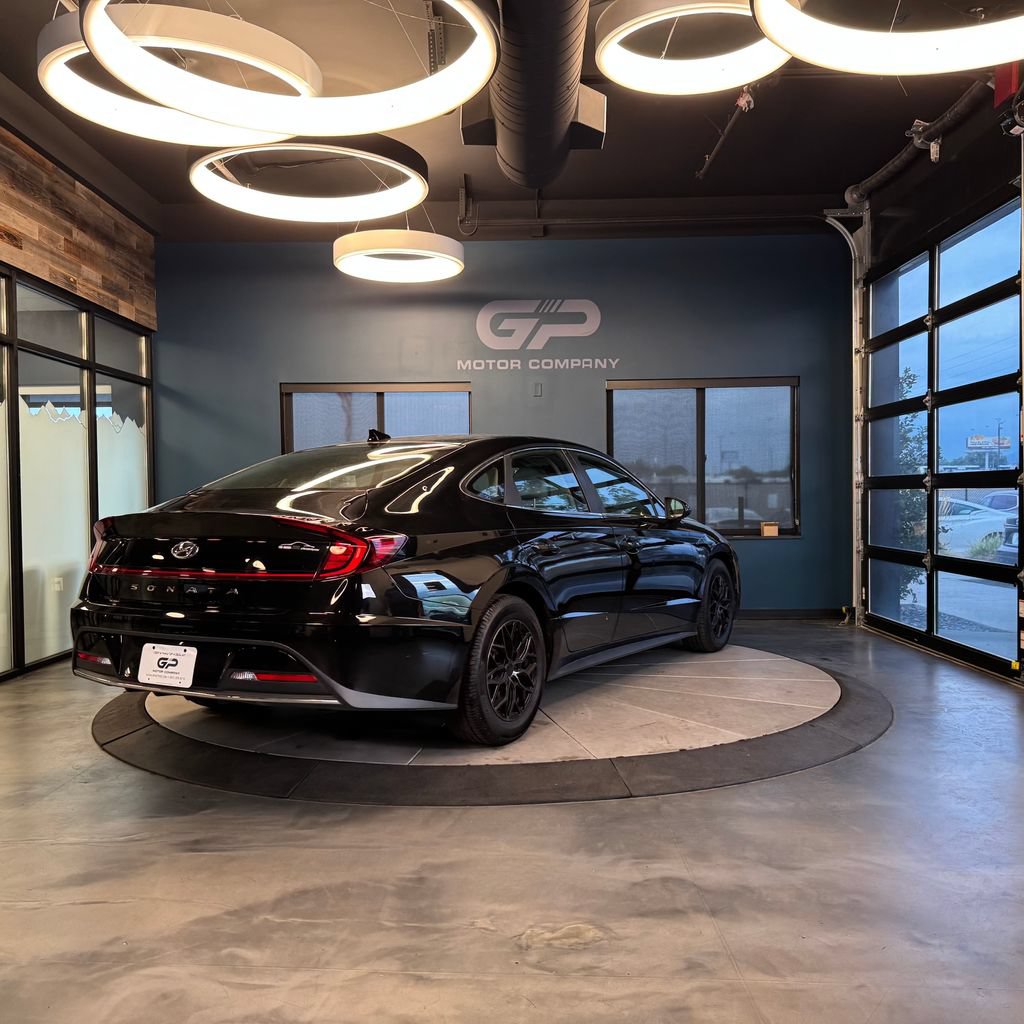 Used 2020 Hyundai Sonata SE FWD image 3