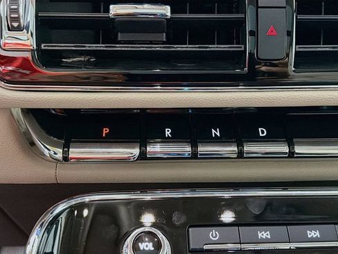 Certified 2023 Lincoln Navigator L Reserve RWD image 20
