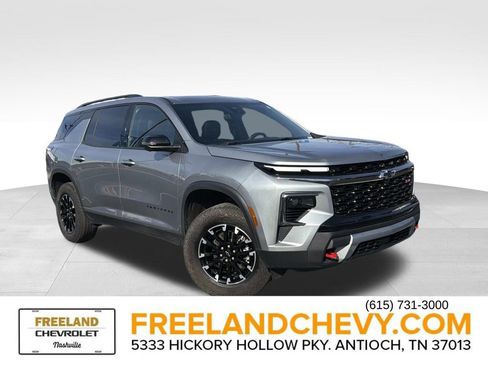 Used 2025 Chevrolet Traverse Z71 w/ Driver Confidence Package image 1