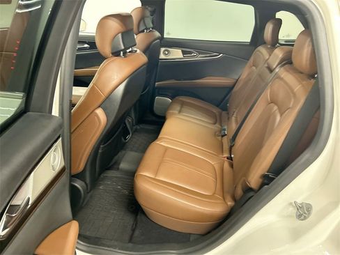 Used 2022 Lincoln Nautilus Reserve w/ Equipment Group 202A image 21