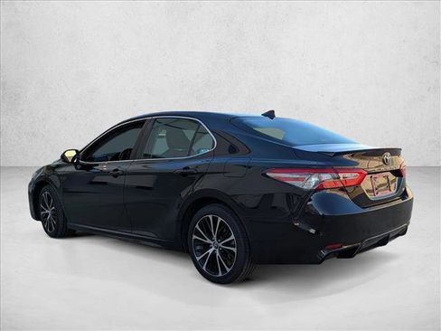 Used 2019 Toyota Camry SE image 7