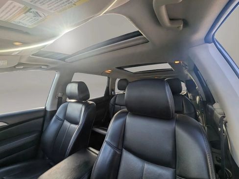 Used 2018 Nissan Pathfinder SL w/ SL Premium Package AWD/4WD image 19