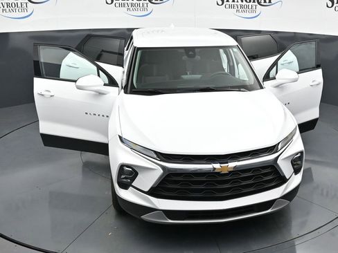 Used 2025 Chevrolet Blazer LT FWD image 34