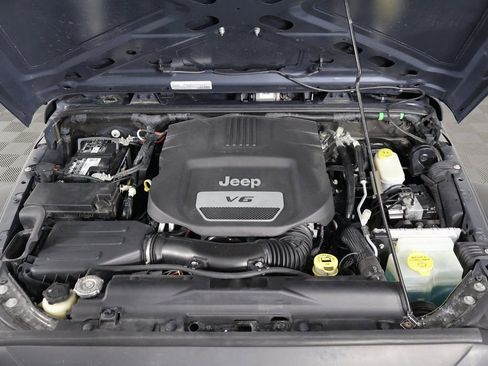 Used 2017 Jeep Wrangler Sport w/ Quick Order Package 24S AWD/4WD image 15