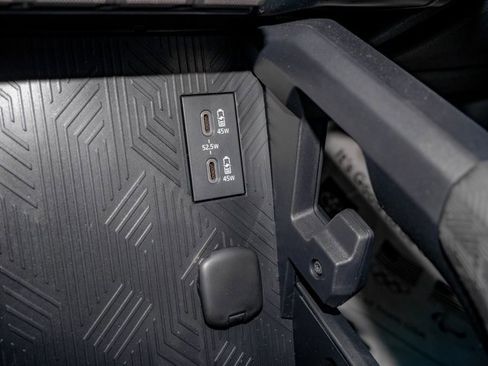 Used 2025 Toyota Tacoma SR5 image 15