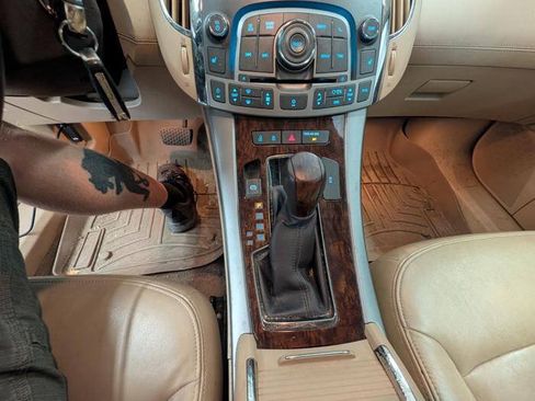 Used 2010 Buick LaCrosse CXL FWD image 36