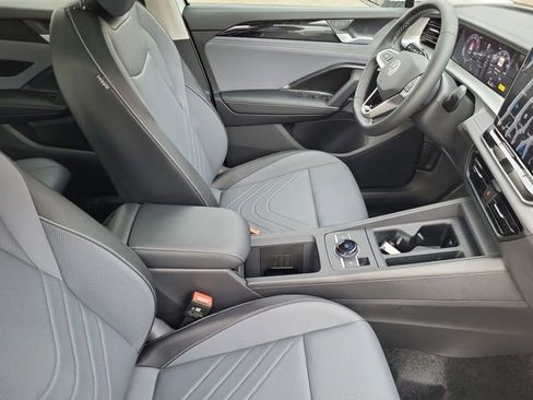 New 2026 Volkswagen Tiguan SE image 17