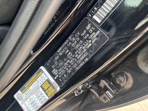 Used 2025 Kia K4 LXS image 28