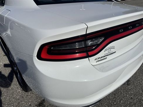 Used 2016 Dodge Charger SXT image 31