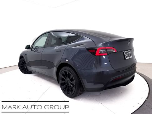 Used 2022 Tesla Model Y Long Range AWD/4WD image 2