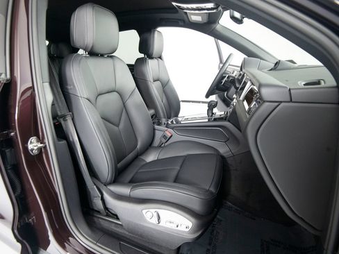 New 2026 Porsche Macan AWD/4WD image 34