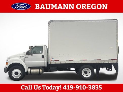 Used 2015 Ford F750 2WD Regular Cab Super Duty image 4