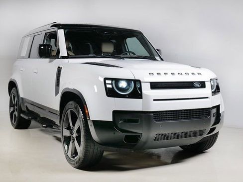 New 2026 Land Rover Defender 110 X-Dynamic SE image 10