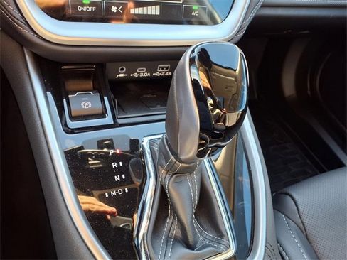 Certified 2025 Subaru Outback Limited image 19