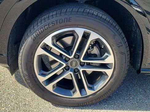 Certified 2025 Audi Q5 Premium w/ Convenience Package AWD/4WD image 9