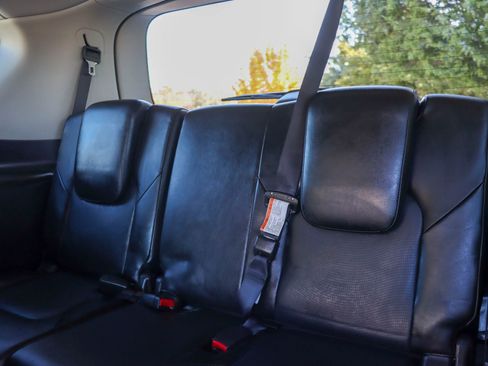 Used 2017 INFINITI QX80 2WD w/ Driver Assistance Package image 19