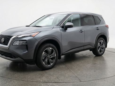 Used 2025 Nissan Rogue SV FWD image 3