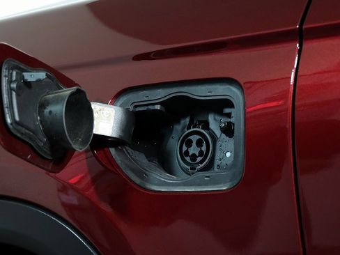 Used 2022 Jeep Grand Cherokee Limited 4xe image 12