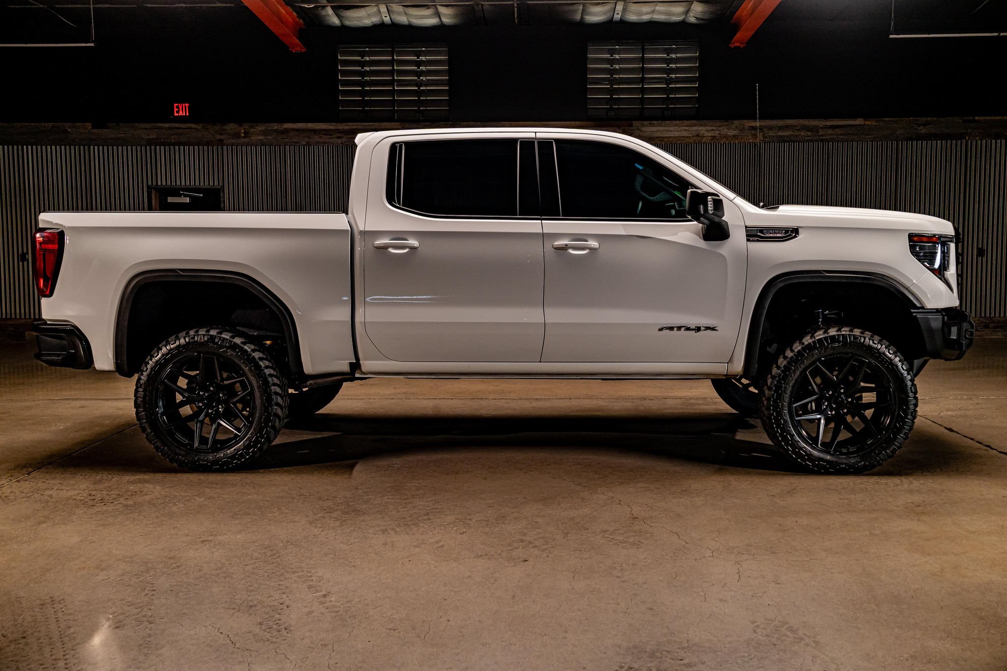 Used 2025 GMC Sierra 1500 AT4X AWD/4WD image 17