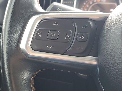 Used 2022 Jeep Gladiator Overland image 12