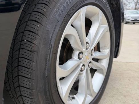 Used 2019 Chevrolet Cruze LT w/ LT Fleet Convenience Package FWD image 9